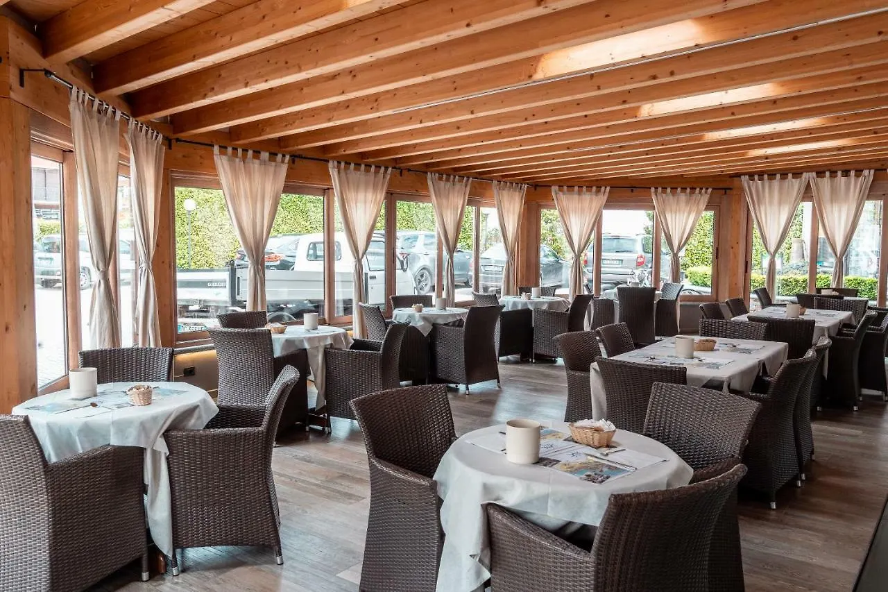 Hotel Bungalows Europa 多马索